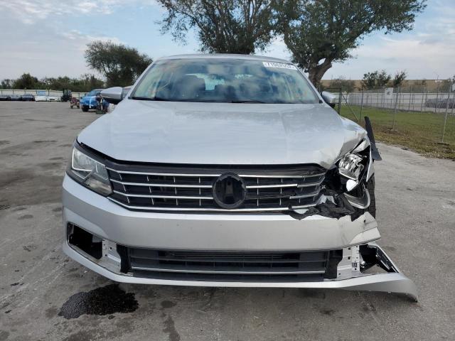 Photo 5 from auction – 2016 VOLKSWAGEN PASSAT S with VIN 1VWAT7A32GC014940