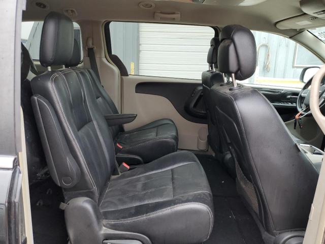 Photo 11 from auction – 2015 CHRYSLER TOWN & COU with VIN 2C4RC1BG4FR552842