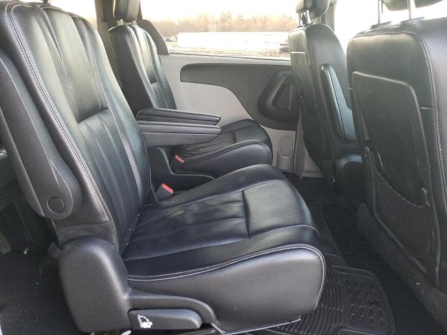 Photo 11 from auction – 2015 CHRYSLER TOWN & COU with VIN 2C4RC1BG9FR537916