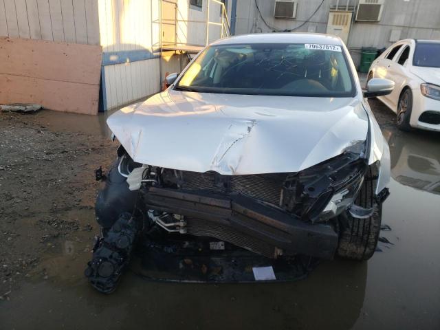 Photo 5 from auction – 2015 VOLKSWAGEN PASSAT S with VIN 1VWAT7A32FC004844