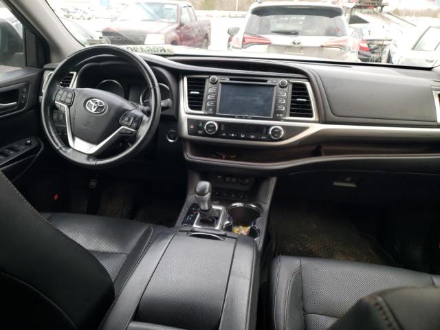 Photo 8 from auction – 2018 TOYOTA HIGHLANDER with VIN 5TDDZRFH3JS881977