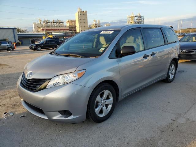 TOYOTA SIENNA 2017 with VIN 5TDZZ3DC4HS818035 - Photo from auction