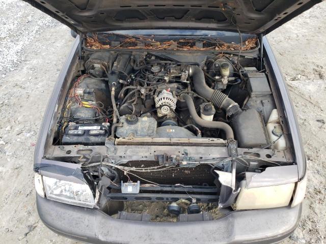 Photo 11 from auction – 2001 FORD CROWN VICT with VIN 2FAFP71W61X125546