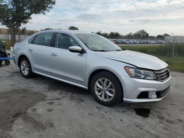 Photo 4 from auction – 2016 VOLKSWAGEN PASSAT S with VIN 1VWAT7A32GC014940