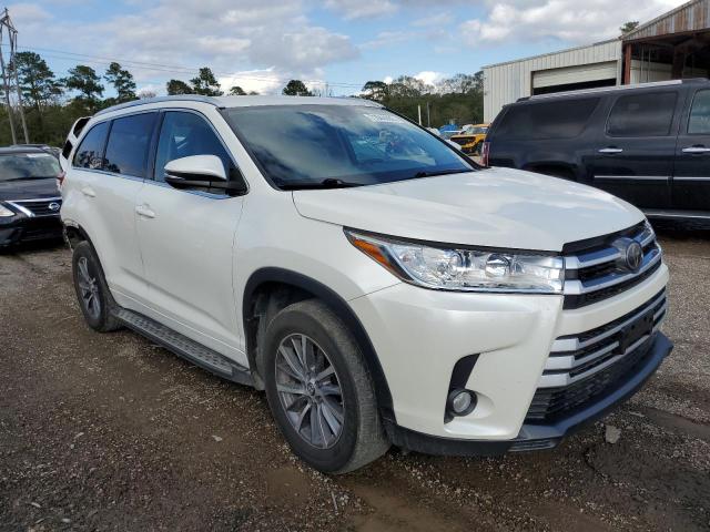 Photo 4 from auction – 2017 TOYOTA HIGHLANDER with VIN 5TDKZRFH4HS514619