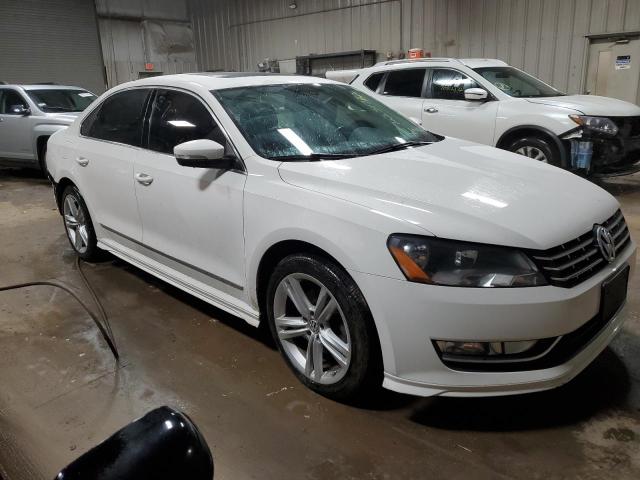 Photo 4 from auction – 2015 VOLKSWAGEN PASSAT SEL with VIN 1VWCM7A35FC083691