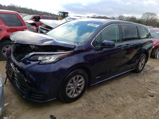 TOYOTA SIENNA LE 2021 with VIN 5TDKRKEC2MS014059 - Photo from auction