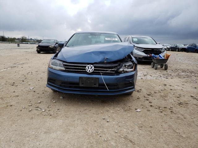 Photo 5 from auction – 2017 VOLKSWAGEN JETTA S with VIN 3VW2B7AJ2HM275555