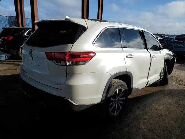Photo 3 from auction – 2018 TOYOTA HIGHLANDER with VIN 5TDKZRFH0JS539362