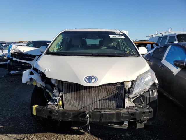 Photo 5 from auction – 2017 TOYOTA SIENNA XLE with VIN 5TDDZ3DC2HS186162