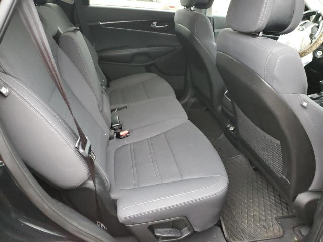 Photo 11 from auction – 2016 KIA SORENTO LX with VIN 5XYPG4A32GG041664