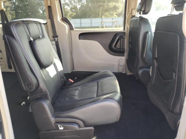 Photo 11 from auction – 2016 CHRYSLER TOWN & COU with VIN 2C4RC1BG2GR165675