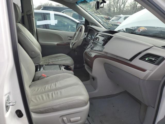 Photo 5 from auction – 2012 TOYOTA SIENNA XLE with VIN 5TDYK3DC6CS262030