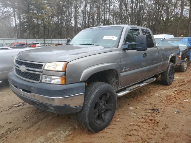 CHEVROLET SILVERADO 2006 with VIN 1GCHC39D86E244492 - Photo from auction