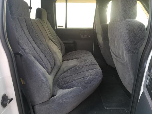 Photo 10 from auction – 2002 GMC SONOMA with VIN 1GTDT13W32K226037