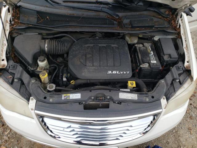 Photo 12 from auction – 2013 CHRYSLER TOWN & COU with VIN 2C4RC1BG4DR754741