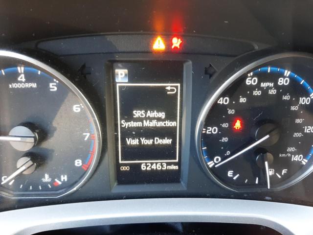 Photo 9 from auction – 2018 TOYOTA RAV4 LE with VIN JTMZFREV0JJ735538