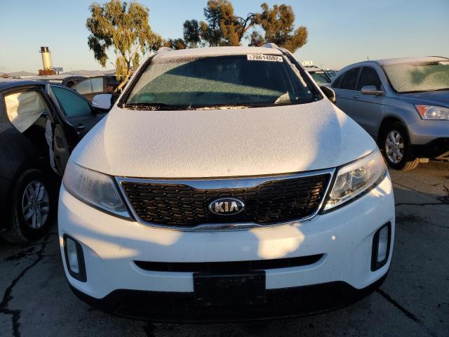 Photo 5 from auction – 2015 KIA SORENTO LX with VIN 5XYKT4A75FG561901