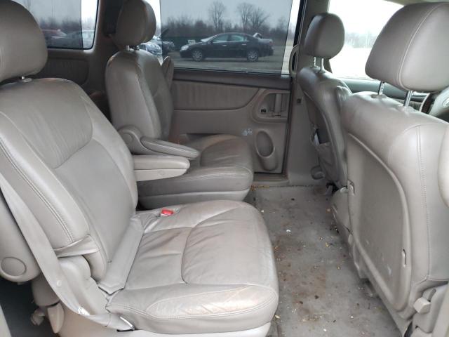 Photo 11 from auction – 2004 TOYOTA SIENNA XLE with VIN 5TDZA22C94S006437