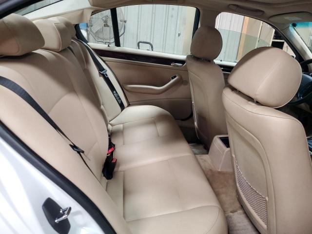 Photo 10 from auction – 2005 BMW 325 I with VIN WBAET37475NJ89972