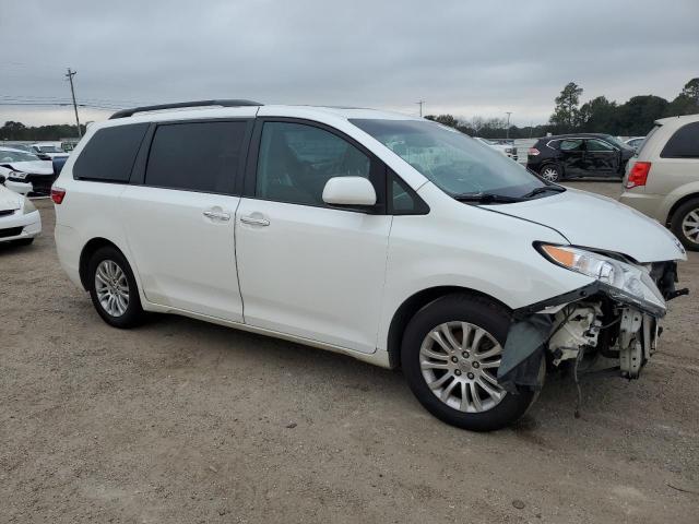 Photo 4 from auction – 2015 TOYOTA SIENNA XLE with VIN 5TDYK3DC8FS545677