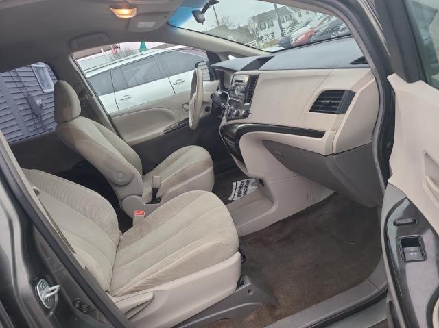 Photo 5 from auction – 2012 TOYOTA SIENNA BAS with VIN 5TDKA3DC9CS012130
