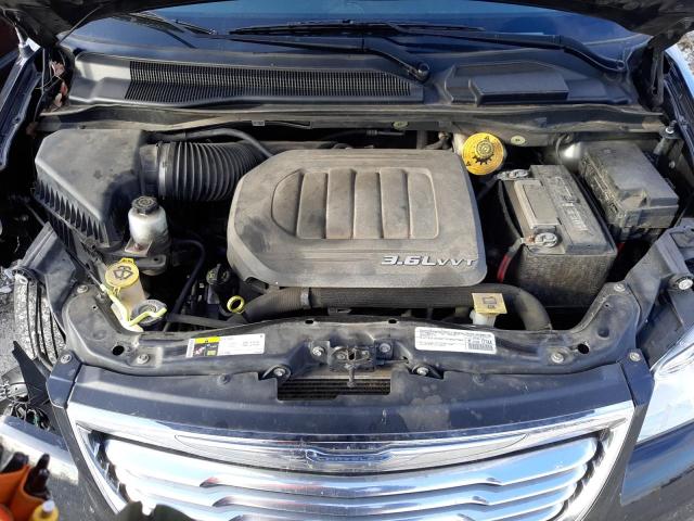 Photo 12 from auction – 2015 CHRYSLER TOWN & COU with VIN 2C4RC1CG1FR507002