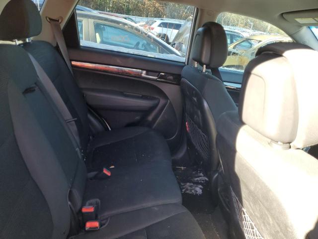 Photo 11 from auction – 2015 KIA SORENTO LX with VIN 5XYKTCA66FG568387
