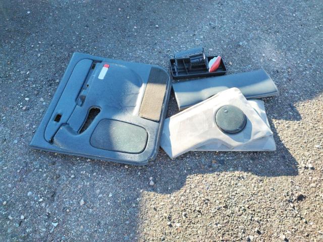 Photo 12 from auction – 2002 CHEVROLET AVALANCHE with VIN 3GNEK13T42G149173