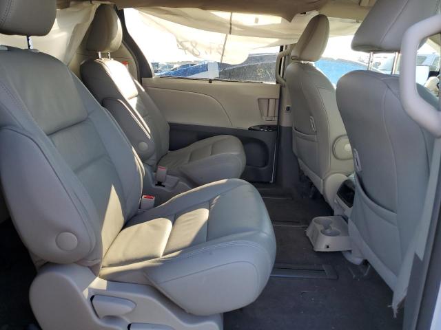 Photo 11 from auction – 2017 TOYOTA SIENNA XLE with VIN 5TDDZ3DC2HS186162