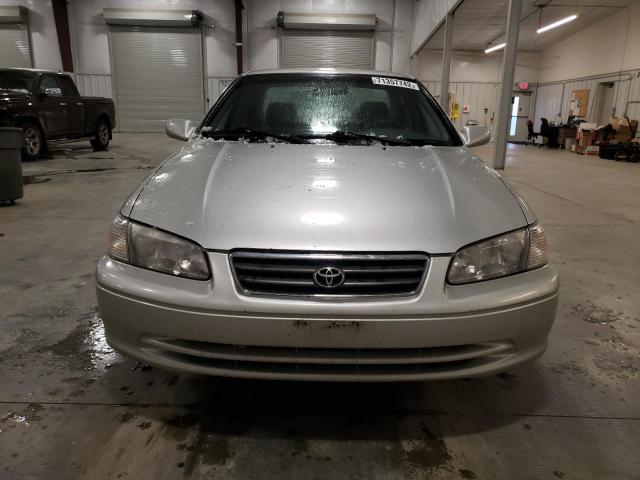 Photo 5 from auction – 2000 TOYOTA CAMRY CE with VIN 4T1BG22K4YU700005