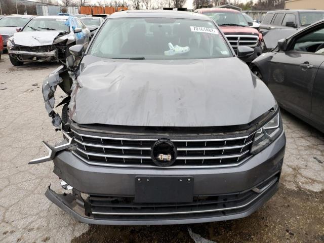 Photo 5 from auction – 2017 VOLKSWAGEN PASSAT SE with VIN 1VWBT7A31HC024042