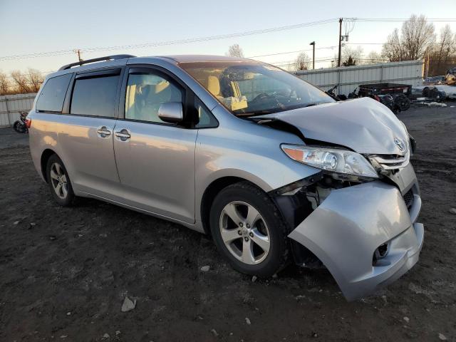 Photo 4 from auction – 2016 TOYOTA SIENNA LE with VIN 5TDKK3DC5GS751059