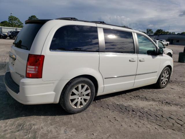 Photo 3 from auction – 2010 CHRYSLER TOWN & COU with VIN 2A4RR5DX1AR161735