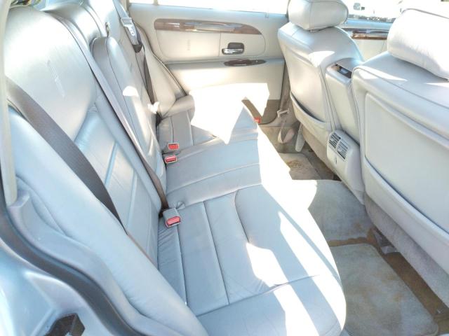 Photo 10 from auction – 2000 LINCOLN TOWN CAR E with VIN 1LNHM81W3YY821546