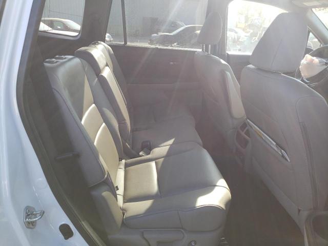 Photo 11 from auction – 2017 HONDA PILOT TOUR with VIN 5FNYF5H94HB023490