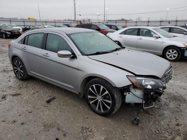Photo 4 from auction – 2013 CHRYSLER 200 TOURIN with VIN 1C3CCBBG0DN717022