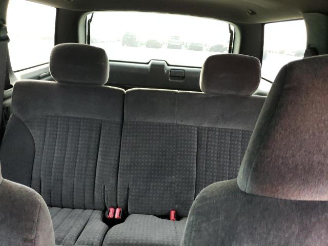 Photo 10 from auction – 2002 CHEVROLET BLAZER with VIN 1GNDT13W62K230588