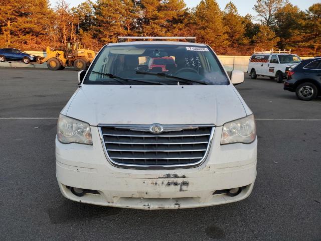 Photo 5 from auction – 2010 CHRYSLER TOWN & COU with VIN 2A4RR5D16AR155702