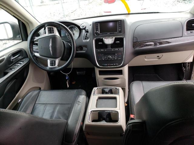 Photo 8 from auction – 2016 CHRYSLER TOWN & COU with VIN 2C4RC1BG3GR158167