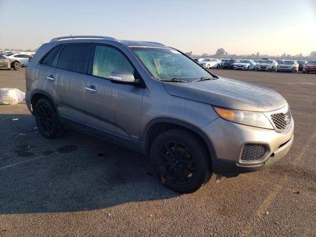 Photo 4 from auction – 2013 KIA SORENTO LX with VIN 5XYKTDA28DG336146