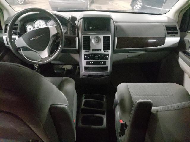 Photo 8 from auction – 2010 CHRYSLER TOWN & COU with VIN 2A4RR5D14AR428152