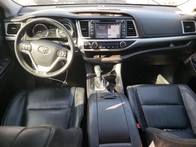 Photo 8 from auction – 2018 TOYOTA HIGHLANDER with VIN 5TDKZRFH3JS548797