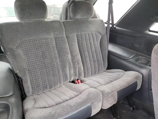 Photo 11 from auction – 2002 CHEVROLET BLAZER with VIN 1GNCS18W02K114679