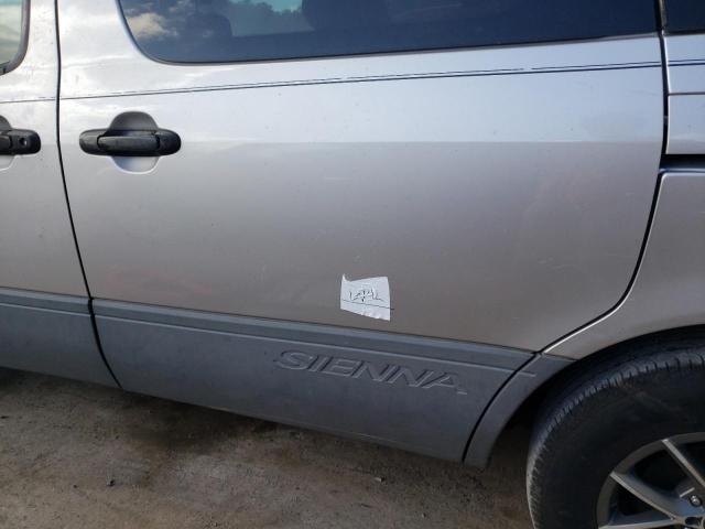 Photo 13 from auction – 2002 TOYOTA SIENNA CE with VIN 4T3ZF19C32U501665