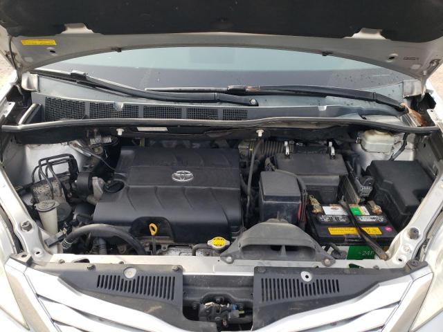 Photo 12 from auction – 2011 TOYOTA SIENNA XLE with VIN 5TDYK3DC6BS017730