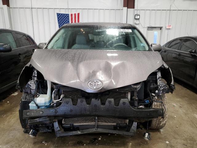 Photo 5 from auction – 2012 TOYOTA SIENNA XLE with VIN 5TDYK3DC0CS176213