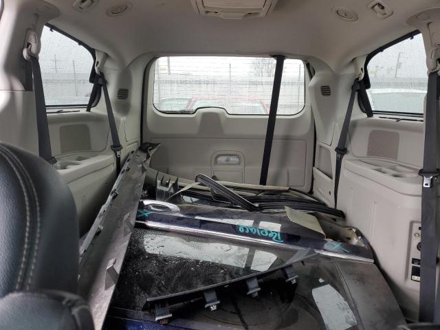 Photo 10 from auction – 2016 CHRYSLER TOWN & COU with VIN 2C4RC1BG9GR175135