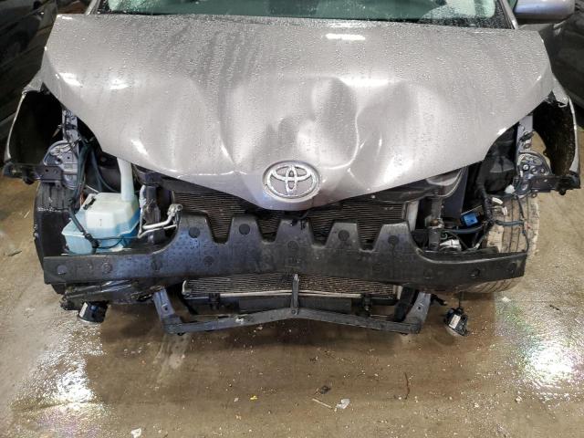 Photo 12 from auction – 2012 TOYOTA SIENNA XLE with VIN 5TDYK3DC0CS176213