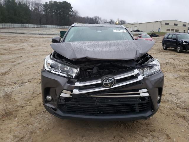 Photo 5 from auction – 2019 TOYOTA HIGHLANDER with VIN 5TDKZRFH9KS554637